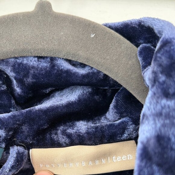 Pottery Barn Teen Harry Potter Ravenclaw bathrobe S/M purple velvet *flaw* - Picture 4 of 9